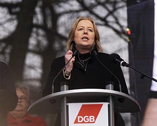 Anti AFD Demonstration in Duisburg Bundestagspräsidentin Bärbel Bas