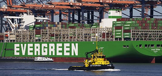 Das Containerschiff Ever Given der Reederei Evergreen