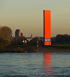 Flusslandschaften:  Rheinorange Duisburg-Ruhrort / Rheinufer